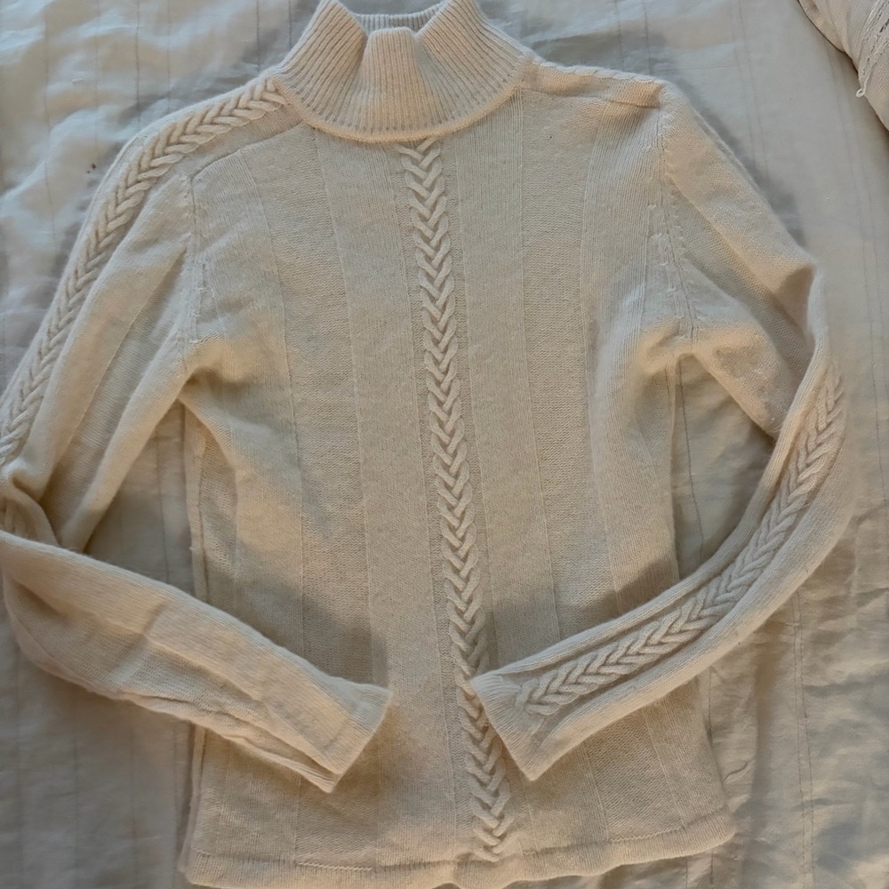 Vintage Jones NY Lambs Wool Cream Cable Knit Turtleneck Sweater
